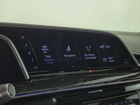 Used 2021 Cadillac Escalade Premium Luxury w/ Performance Package RWD image 26