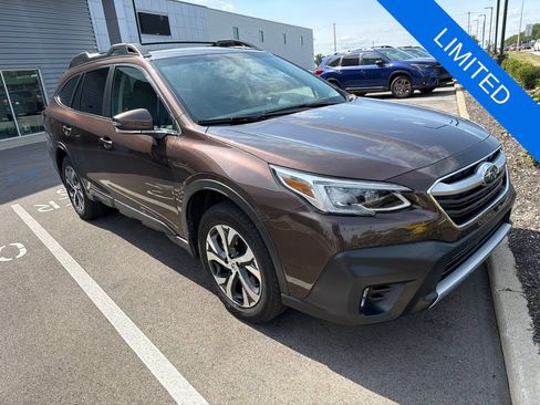 Used 2022 Subaru Outback Limited AWD/4WD image 1