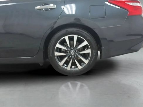 Used 2016 Nissan Altima 2.5 SV FWD image 29