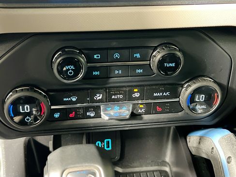 Used 2024 Ford Bronco Wildtrak AWD/4WD image 26