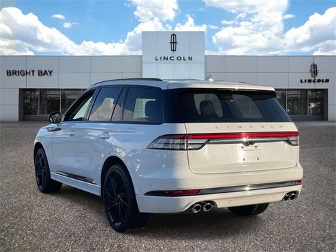 Used 2023 Lincoln Aviator Reserve w/ Equipment Group 201A image 3