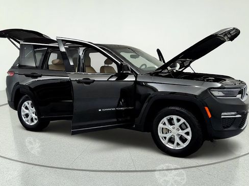 Used 2023 Jeep Grand Cherokee Limited AWD/4WD image 14