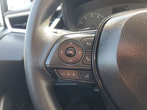 Used 2025 Toyota Corolla LE image 20