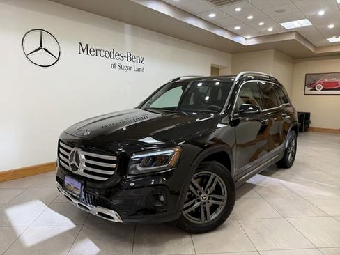 Used 2025 Mercedes-Benz GLB 250 image 1