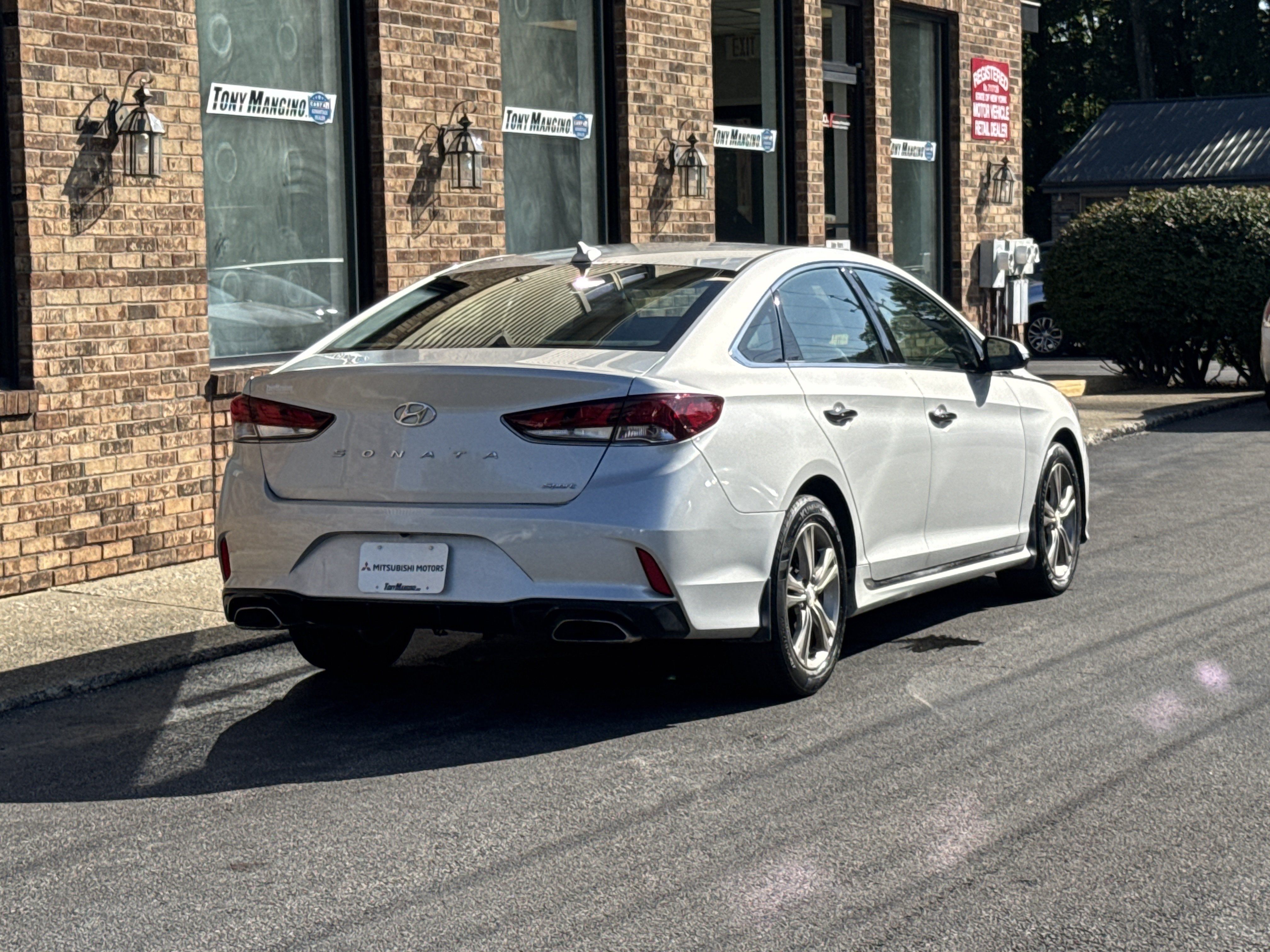 Used 2019 Hyundai Sonata Sport w/ Tech Package 03 FWD image 9