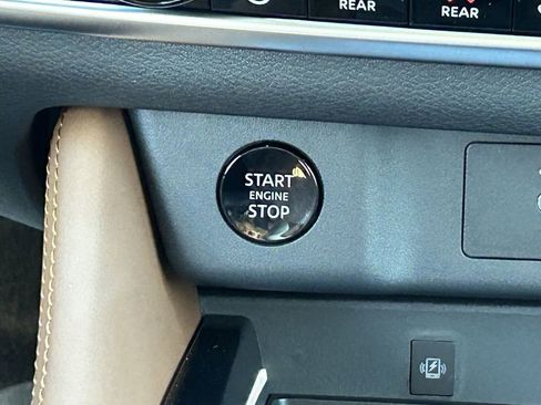 New 2026 Nissan Rogue Platinum image 17