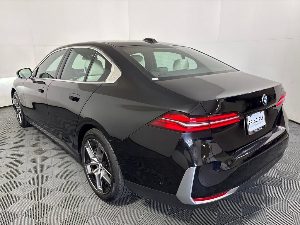 Certified 2026 BMW 530i RWD image 7