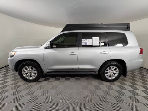 Used 2016 Toyota Land Cruiser AWD/4WD image 4