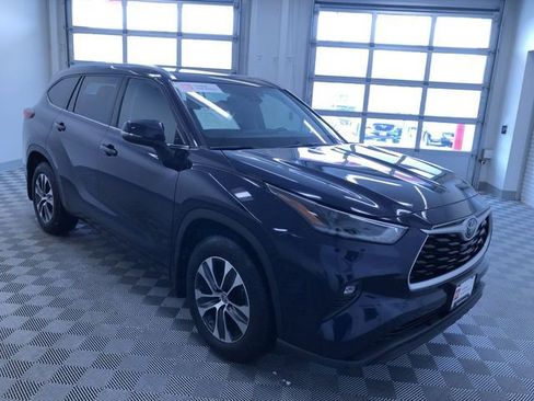Certified 2021 Toyota Highlander XLE image 37