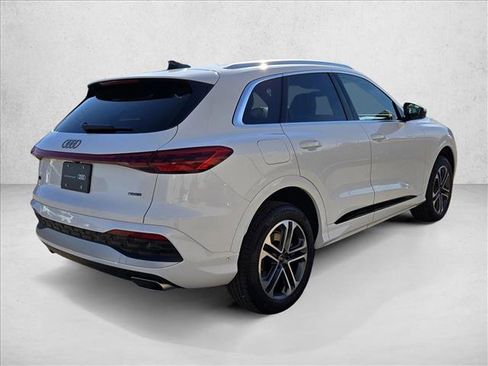 Certified 2025 Audi Q5 Premium Plus w/ Premium Plus image 5