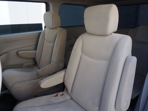 Used 2016 Nissan Quest SV image 32