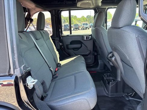 Used 2024 Jeep Wrangler Unlimited Sport AWD/4WD image 15