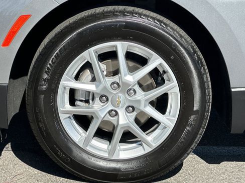 Used 2024 Chevrolet Equinox LS image 32
