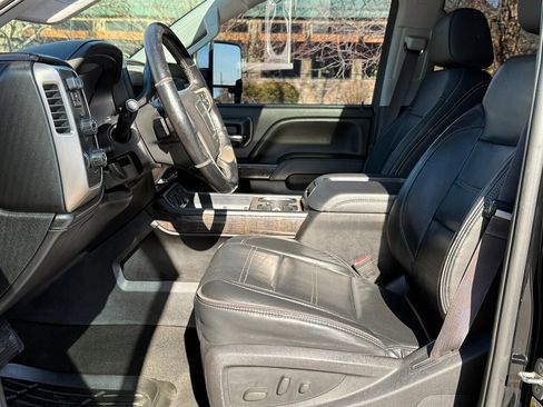 Used 2015 GMC Sierra 2500 Denali image 9
