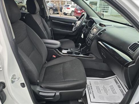 Used 2015 Kia Sorento LX image 13