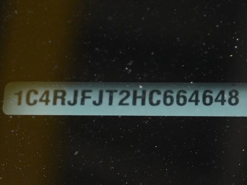 Used 2017 Jeep Grand Cherokee Summit image 30