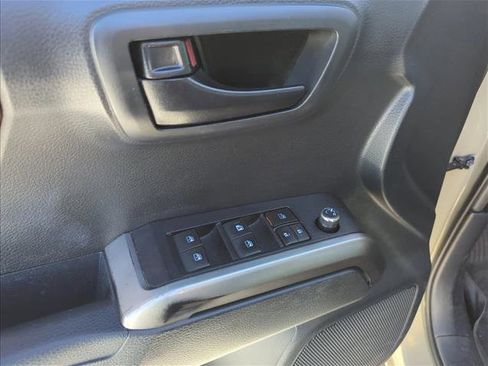 Used 2018 Toyota Tacoma SR5 image 8