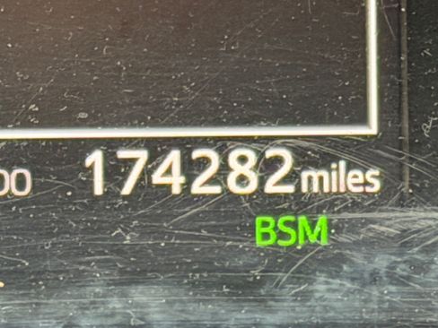 Used 2019 Toyota Highlander Limited Platinum AWD/4WD image 38