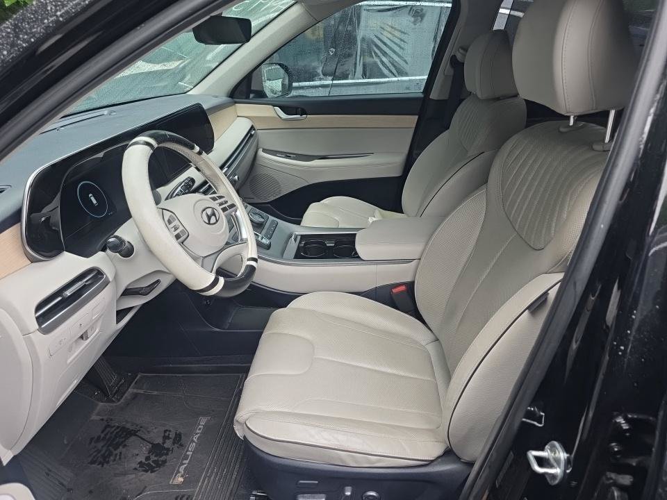 Used 2023 Hyundai Palisade Limited FWD image 6