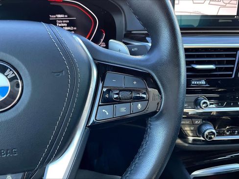 Used 2022 BMW 530i xDrive w/ Premium Package image 22