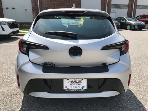 Used 2024 Toyota Corolla SE w/ SE Package FWD image 6