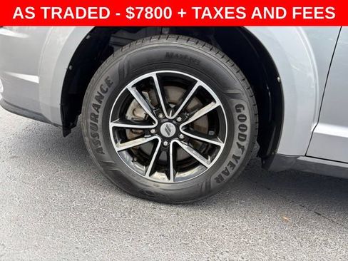 Used 2018 Dodge Journey SE w/ Connectivity Group FWD image 9