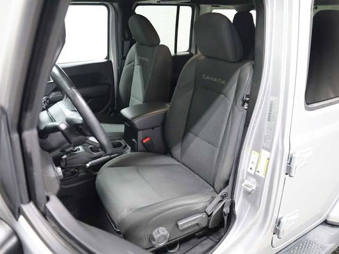 Used 2019 Jeep Wrangler Unlimited Sahara image 5