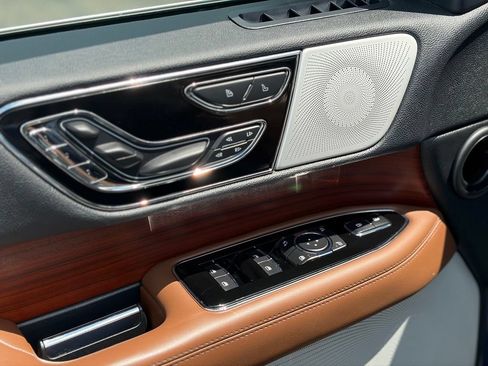 Used 2022 Lincoln Navigator Reserve AWD/4WD image 27