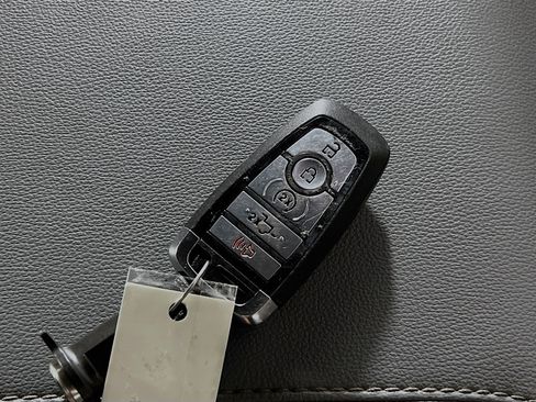 Used 2023 Ford F150 Lariat image 35