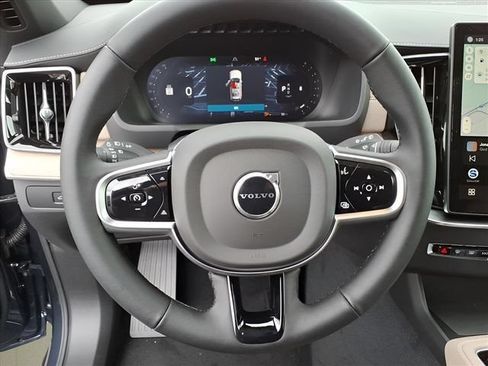 New 2026 Volvo XC90 B6 Plus w/ Protection Package Premier AWD/4WD image 17