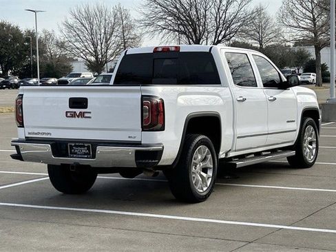 Used 2017 GMC Sierra 1500 SLT w/ Enhanced Driver Alert Package image 4