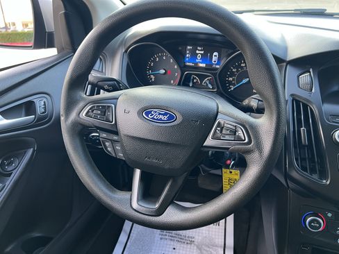 Used 2018 Ford Focus SE image 23