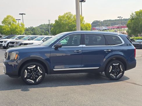 Certified 2025 Kia Telluride S FWD image 6
