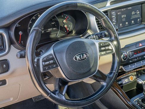 Used 2020 Kia Sorento EX image 25