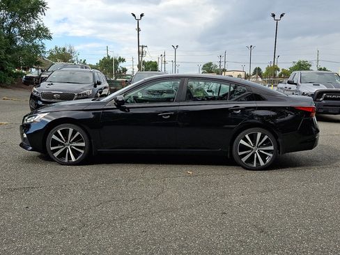 Used 2022 Nissan Altima 2.5 SR AWD/4WD image 2