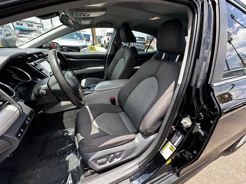 Used 2019 Toyota Camry LE FWD image 20