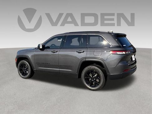 New 2026 Jeep Grand Cherokee Altitude RWD image 20