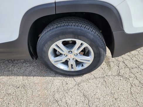 Used 2024 GMC Terrain SLE image 26