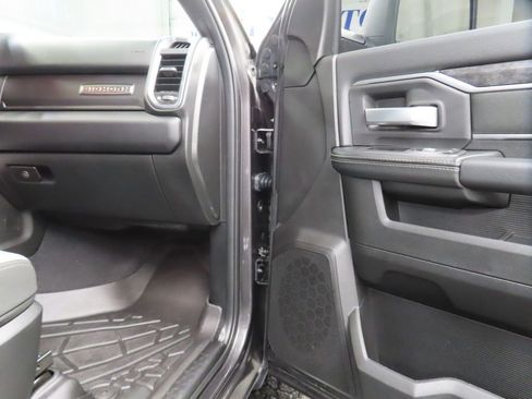 Used 2024 RAM 2500 Big Horn AWD/4WD image 33