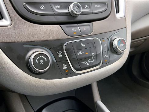 Used 2023 Chevrolet Malibu LS image 32