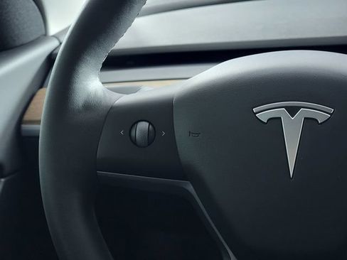 Used 2021 Tesla Model Y Performance AWD/4WD image 24