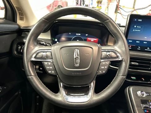 Used 2021 Lincoln Nautilus AWD image 19