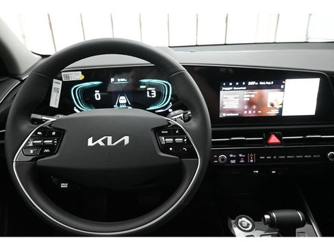 New 2026 Kia Niro EX FWD image 18