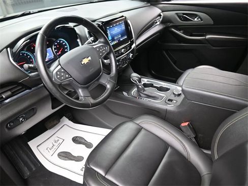 Used 2023 Chevrolet Traverse LT image 18