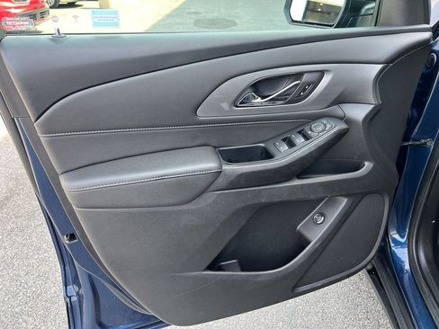 Used 2023 Chevrolet Traverse LT image 15
