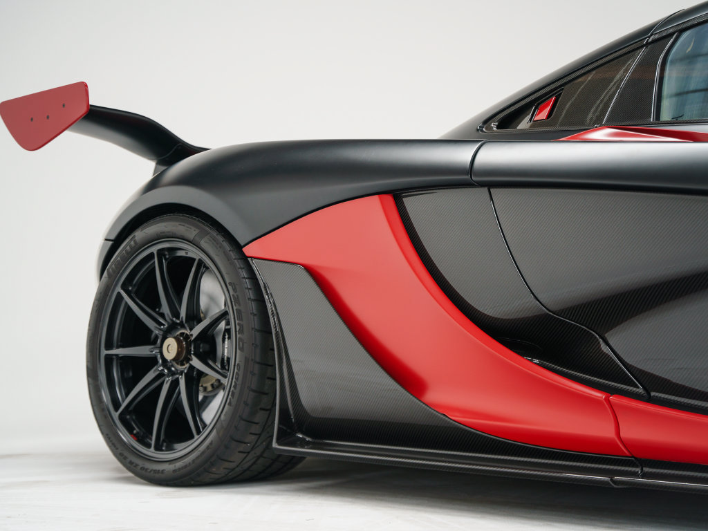 Used 2015 McLaren P1 RWD image 25