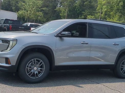 New 2025 GMC Acadia Elevation image 4