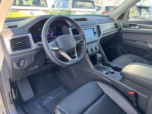 Certified 2023 Volkswagen Atlas SE image 17