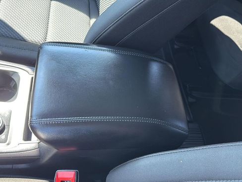 Used 2023 Ford Explorer XLT image 23