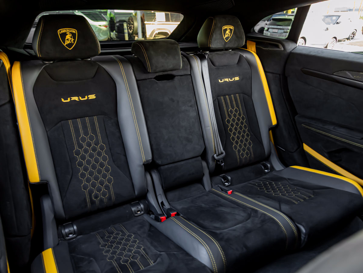 Used 2024 Lamborghini Urus Performante AWD/4WD image 36